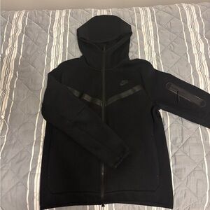 black mens nike tech